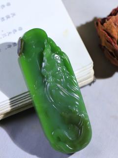 收藏级和田玉碧玉关公挂件手把件,玉质温润细腻 油性十足 精雕关公,长